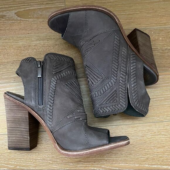 VINCE Camuto-Karinta Open Toe Bootie (8.5) - Picture 8 of 12